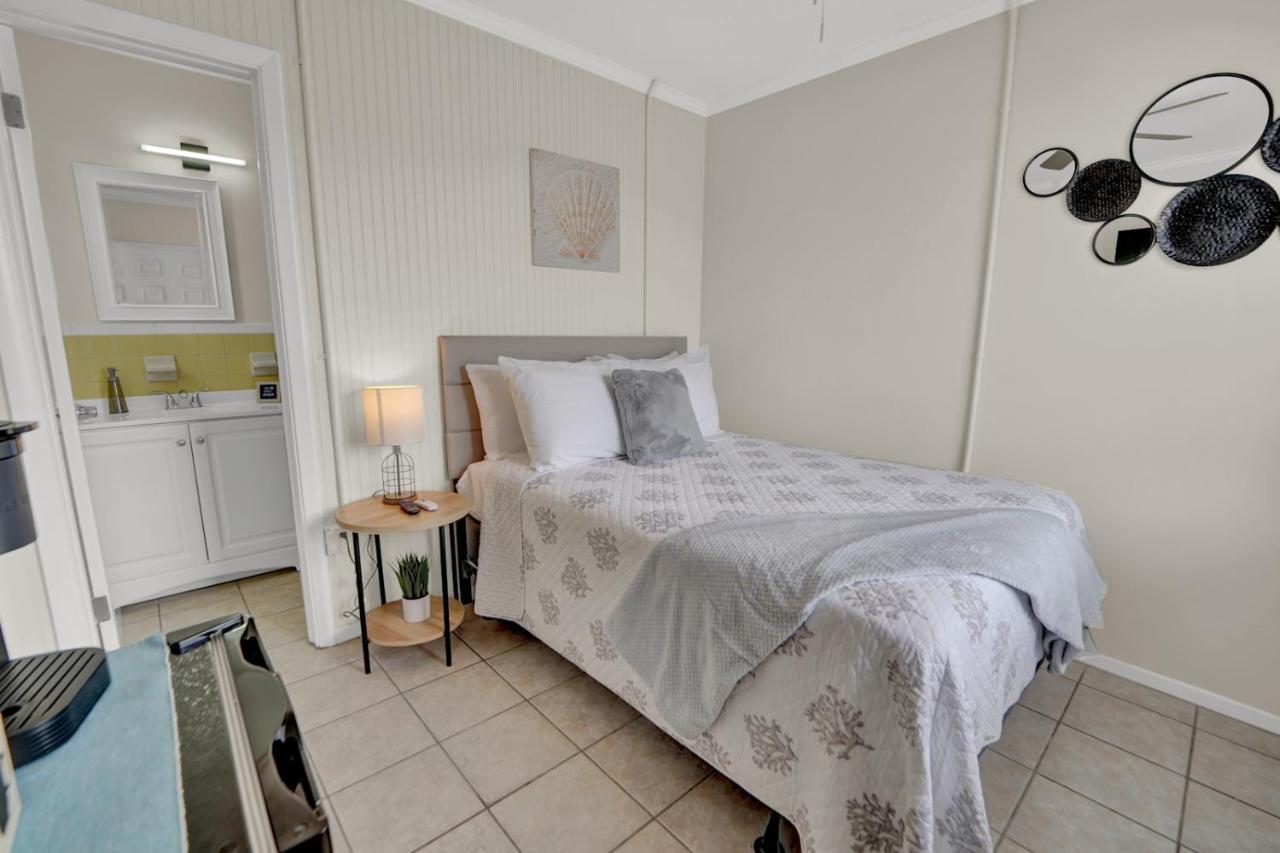 Sea Foam Suites Lower Grand Lagoon Exterior foto